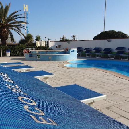 Hotel Eco Del Mare Marina di Massa Exterior photo